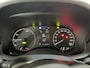 Toyota Yaris 1.5 Hybrid 115 Business Stoel/stuurwielverwarming , Parkeersensoren voor en achter , Camera , All Season banden met lm velgen , BTW auto