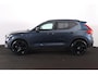 Volvo XC40 B3 Plus Black Edition - Panorama/schuifdak - IntelliSafe Assist & Surround - 360º Camera - Harman/Kardon audio - Verwarmde voorstoelen & stuur - Parkeersensoren voor & achter - Elektr. bedienb. voorstoelen met geheugen links - Draadloze tel. lader - Standkachel - Extra getint glas - 20' LMV