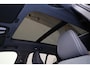 Volvo XC40 B3 Plus Black Edition - Panorama/schuifdak - IntelliSafe Assist & Surround - 360º Camera - Harman/Kardon audio - Verwarmde voorstoelen & stuur - Parkeersensoren voor & achter - Elektr. bedienb. voorstoelen met geheugen links - Draadloze tel. lader - Standkachel - Extra getint glas - 20' LMV
