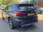 BMW X1 xDrive20i Executive // PANO / SCHUIF- KANTELDAK // NAVI // PDC V+A // CRUISE // TREKHAAK // ELEK. ACHTERKLEP //