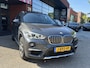 BMW X1 xDrive20i Executive // PANO / SCHUIF- KANTELDAK // NAVI // PDC V+A // CRUISE // TREKHAAK // ELEK. ACHTERKLEP //