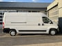 Opel Movano 2.2D 140 L3H2 Kastinrichting Airco Cruise controle Trekhaak 2500kg trekgewicht Apple carplay Omvormer 220V Werkplaatsinrichting 3-Persoons Achterruitrij camera Sortimo 1e eigenaar
