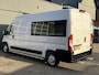 Opel Movano 2.2D 140 L3H2 Kastinrichting Airco Cruise controle Trekhaak 2500kg trekgewicht Apple carplay Omvormer 220V Werkplaatsinrichting 3-Persoons Achterruitrij camera Sortimo 1e eigenaar