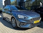 Ford Focus 1.0 125 PK ST Line | STUUR, STOEL EN VOORRUITVERWARMING| NAVIGATIE + APPLE CARPLAY/ANDROID AUTO| KEYLESS START| PARKEERSENSOREN V+A| ADAPTIEVE MISTLAMPEN| DAB| LED|