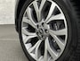 Land Rover Range Rover P400 404pk Hybrid Autobiography | Dealer Onderhouden | Nieuw Accu-Pakket | Panorama | ACC | 360 Camera | 33300,= ex btw | Massage | Stoelventilatie V+A | ISO-Glas | Meridian-Sound | Memory Achter | Alcantara Hemelbekleding | Elektrische Achter-Stoelen | Stoelverwarming V+A | 4-Zone Clima | Keyless-Entry | Luchtvering |