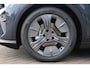 CUPRA Raval Business First Edition 56 kWh 211PK / 155kW, Apple Carplay & Android Auto, automatisch grootlichtassistent, verwarmbare voorstoelen, verwarmbaar multifunctioneel lederen stuurwiel, achteruitrijcamera (Rear View), parkeersensoren voor en achter (PDC), elektrisch verstelbare bestuurdersstoel met geheugen, elektrisch verstel-, verwarm- en inklapbare buitenspiegels, rijprofielen (Driving Profiles), keyless go & entry, DAB+ etc.