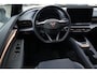 CUPRA Raval Business First Edition 56 kWh 211PK / 155kW, Apple Carplay & Android Auto, automatisch grootlichtassistent, verwarmbare voorstoelen, verwarmbaar multifunctioneel lederen stuurwiel, achteruitrijcamera (Rear View), parkeersensoren voor en achter (PDC), elektrisch verstelbare bestuurdersstoel met geheugen, elektrisch verstel-, verwarm- en inklapbare buitenspiegels, rijprofielen (Driving Profiles), keyless go & entry, DAB+ etc.