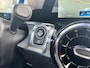 Mercedes-Benz GLB 200 Business Solution AMG 7p. Automaat / 163pk / Stoelverwarming / Camera