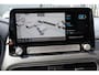 Hyundai Kona Electric EV Fashion 64 kWh Nederlandse auto/Stoelverwarming/Achteruitrijcamera/Apple carplay/Warmtepomp/Adaptieve cruise control/Lane assist/Dodehoek assistent/Climate control/Navigatie