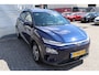 Hyundai Kona Electric EV Fashion 64 kWh Nederlandse auto/Stoelverwarming/Achteruitrijcamera/Apple carplay/Warmtepomp/Adaptieve cruise control/Lane assist/Dodehoek assistent/Climate control/Navigatie