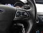Ford Focus Wagon 1.0 Lease Edition Apple Carplay/Android Auto, Cruise control, Parkeersensor achter, Spraakbediening, Combineert een luxe uitstraling met veel comfort en een verrassend ruim interieur. Dankzij de royale bagageruimte en praktische indeling is deze stationwagen ideaal voor zowel dagelijks gebru