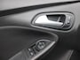 Ford Focus Wagon 1.0 Lease Edition Apple Carplay/Android Auto, Cruise control, Parkeersensor achter, Spraakbediening, Combineert een luxe uitstraling met veel comfort en een verrassend ruim interieur. Dankzij de royale bagageruimte en praktische indeling is deze stationwagen ideaal voor zowel dagelijks gebru