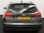 Ford Focus Wagon 1.0 Lease Edition Apple Carplay/Android Auto, Cruise control, Parkeersensor achter, Spraakbediening, Combineert een luxe uitstraling met veel comfort en een verrassend ruim interieur. Dankzij de royale bagageruimte en praktische indeling is deze stationwagen ideaal voor zowel dagelijks gebru