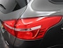 Ford Focus Wagon 1.0 Lease Edition Apple Carplay/Android Auto, Cruise control, Parkeersensor achter, Spraakbediening, Combineert een luxe uitstraling met veel comfort en een verrassend ruim interieur. Dankzij de royale bagageruimte en praktische indeling is deze stationwagen ideaal voor zowel dagelijks gebru