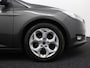 Ford Focus Wagon 1.0 Lease Edition Apple Carplay/Android Auto, Cruise control, Parkeersensor achter, Spraakbediening, Combineert een luxe uitstraling met veel comfort en een verrassend ruim interieur. Dankzij de royale bagageruimte en praktische indeling is deze stationwagen ideaal voor zowel dagelijks gebru