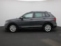 Volkswagen Tiguan 2.0 TDI SCR DSG Life AUTOMAAT | ADAPTIEVE CRUISE | STOELVERWARMING & STUUR | CAMERA | NAVIGATIE | TREKHAAK | APPLE CARPLAY | CLIMA | DAB| LMV | 12 MAANDEN BOVAG GARANTIE |