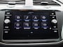 Volkswagen Tiguan 2.0 TDI SCR DSG Life AUTOMAAT | ADAPTIEVE CRUISE | STOELVERWARMING & STUUR | CAMERA | NAVIGATIE | TREKHAAK | APPLE CARPLAY | CLIMA | DAB| LMV | 12 MAANDEN BOVAG GARANTIE |