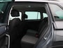 Volkswagen Tiguan 2.0 TDI SCR DSG Life AUTOMAAT | ADAPTIEVE CRUISE | STOELVERWARMING & STUUR | CAMERA | NAVIGATIE | TREKHAAK | APPLE CARPLAY | CLIMA | DAB| LMV | 12 MAANDEN BOVAG GARANTIE |