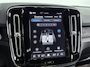 Volvo EX40 Single Motor Extended Range Plus Europa 82 kWh | 19 inch LM | Harman/Kardon | PDC V+A en Camera | Elektrische stoelbediening met geheugen | Stoel + Stuur verwarming | Warmtepomp | BLIS |