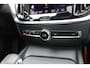 Volvo V60 B4 198PK Automaat Plus Dark | Schuif/kanteldak | Trekhaak | El. Stoelen | Draadloze telefoonlader | BLIS | Pilot Assist |