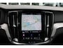 Volvo V60 B4 198PK Automaat Plus Dark | Schuif/kanteldak | Trekhaak | El. Stoelen | Draadloze telefoonlader | BLIS | Pilot Assist |