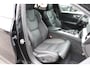 Volvo V60 B4 198PK Automaat Plus Dark | Schuif/kanteldak | Trekhaak | El. Stoelen | Draadloze telefoonlader | BLIS | Pilot Assist |