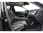 Volvo V60 B4 198PK Automaat Plus Dark | Schuif/kanteldak | Trekhaak | El. Stoelen | Draadloze telefoonlader | BLIS | Pilot Assist |