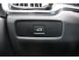 Volvo V60 B4 198PK Automaat Plus Dark | Schuif/kanteldak | Trekhaak | El. Stoelen | Draadloze telefoonlader | BLIS | Pilot Assist |