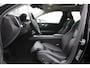 Volvo V60 B4 198PK Automaat Plus Dark | Schuif/kanteldak | Trekhaak | El. Stoelen | Draadloze telefoonlader | BLIS | Pilot Assist |