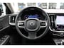 Volvo V60 B4 198PK Automaat Plus Dark | Schuif/kanteldak | Trekhaak | El. Stoelen | Draadloze telefoonlader | BLIS | Pilot Assist |