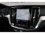 Volvo V60 B4 198PK Automaat Plus Dark | Schuif/kanteldak | Trekhaak | El. Stoelen | Draadloze telefoonlader | BLIS | Pilot Assist |