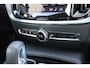 Volvo V60 T8 455PK Automaat Plug-in hybrid AWD Ultra Dark | Head-up | Schuif/kanteldak | Trekhaak | Pilot Assist | BLIS | H&K Audio |
