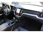 Volvo V60 T8 455PK Automaat Plug-in hybrid AWD Ultra Dark | Head-up | Schuif/kanteldak | Trekhaak | Pilot Assist | BLIS | H&K Audio |