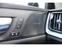 Volvo V60 T8 455PK Automaat Plug-in hybrid AWD Ultra Dark | Head-up | Schuif/kanteldak | Trekhaak | Pilot Assist | BLIS | H&K Audio |