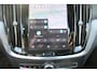 Volvo V60 T8 455PK Automaat Plug-in hybrid AWD Ultra Dark | Head-up | Schuif/kanteldak | Trekhaak | Pilot Assist | BLIS | H&K Audio |