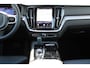 Volvo V60 T8 455PK Automaat Plug-in hybrid AWD Ultra Dark | Head-up | Schuif/kanteldak | Trekhaak | Pilot Assist | BLIS | H&K Audio |