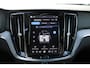 Volvo V60 T8 455PK Automaat Plug-in hybrid AWD Ultra Dark | Head-up | Schuif/kanteldak | Trekhaak | Pilot Assist | BLIS | H&K Audio |