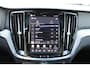 Volvo V60 T8 455PK Automaat Plug-in hybrid AWD Ultra Dark | Head-up | Schuif/kanteldak | Trekhaak | Pilot Assist | BLIS | H&K Audio |