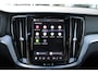 Volvo V60 T8 455PK Automaat Plug-in hybrid AWD Ultra Dark | Head-up | Schuif/kanteldak | Trekhaak | Pilot Assist | BLIS | H&K Audio |