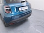 Fiat 600 600e La Prima | 10,25" touchscreen radio met Bluetooth, DAB & USB | Automatische airconditioning | Extra getint glas achter