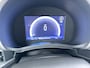 Fiat 600 600e La Prima | 10,25" touchscreen radio met Bluetooth, DAB & USB | Automatische airconditioning | Extra getint glas achter
