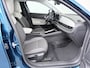 Fiat 600 600e La Prima | 10,25" touchscreen radio met Bluetooth, DAB & USB | Automatische airconditioning | Extra getint glas achter
