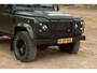 Land Rover Defender 2.5 TD5 110 180 PK Beachrunner Olijfgroen Dutch Defenders Gerestaureerd Leder LED Huif
