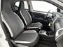 Toyota Aygo 1.0 VVT-i x-joy Automaat | NIEUW GELEVERD & ONDERHOUDEN | Climate Control | Apple Carplay / Android Auto | SL 19