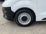 Toyota ProAce Worker 2.0 D-4D Long Airco Cruise controle Trekhaak 2500kg trekgewicht 2-Persoons Telefoonverbinding Bpm vrij voor particulier gebruik!!