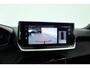 Peugeot 2008 1.2 PureTech 130 Allure | Dig. Cockpit | Trekhaak | Camera | Apple CarPlay & Android Auto | Cruise Control | Navi | 17'' R