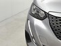 Peugeot e-2008 SUV EV Allure 50 kWh 136pk | Accu 93% | Navigatie | Climate Control | Cruise Control | Parkeersensoren | Keyless | Bluetooth | Apple CarPlay / Android Auto | DAB+ radio | Elektrisch inklapbare spiegels | Afneembare RMC trekhaak | Donker getint glas | 17" lichtmetalen velgen |