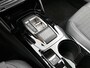 Peugeot e-2008 SUV EV Allure 50 kWh 136pk | Accu 93% | Navigatie | Climate Control | Cruise Control | Parkeersensoren | Keyless | Bluetooth | Apple CarPlay / Android Auto | DAB+ radio | Elektrisch inklapbare spiegels | Afneembare RMC trekhaak | Donker getint glas | 17" lichtmetalen velgen |