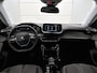 Peugeot e-2008 SUV EV Allure 50 kWh 136pk | Accu 93% | Navigatie | Climate Control | Cruise Control | Parkeersensoren | Keyless | Bluetooth | Apple CarPlay / Android Auto | DAB+ radio | Elektrisch inklapbare spiegels | Afneembare RMC trekhaak | Donker getint glas | 17" lichtmetalen velgen |