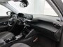 Peugeot e-2008 SUV EV Allure 50 kWh 136pk | Accu 93% | Navigatie | Climate Control | Cruise Control | Parkeersensoren | Keyless | Bluetooth | Apple CarPlay / Android Auto | DAB+ radio | Elektrisch inklapbare spiegels | Afneembare RMC trekhaak | Donker getint glas | 17" lichtmetalen velgen |